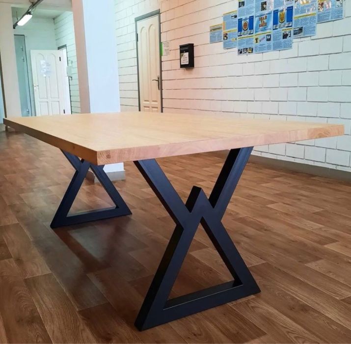 Продаю письменный стол в отличном состоянии!