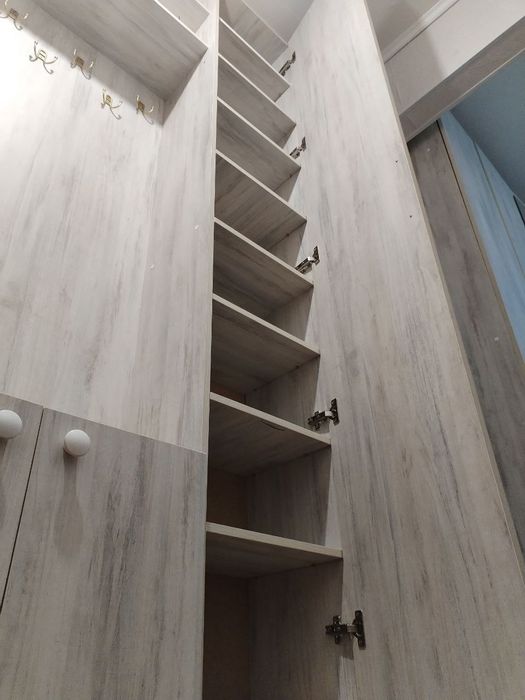 Шифонер +прихожая