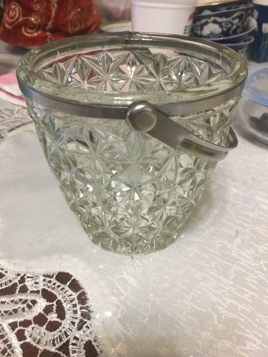 Ваза стеклянная. Шиша идиш, челак. Стеклянная посуда, ведро