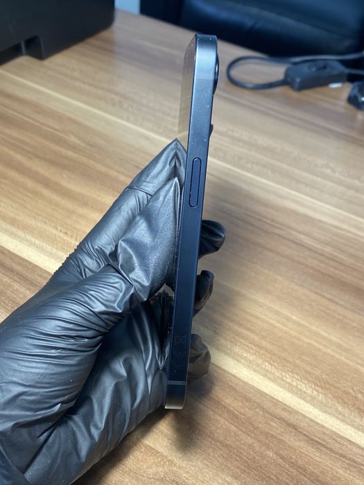 iPhone 16e• 128 GB • Black