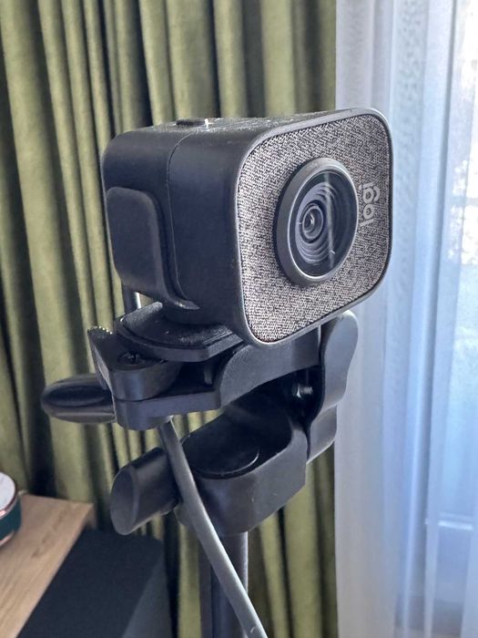 Logitech StreamCam + Trepied + Ring Light