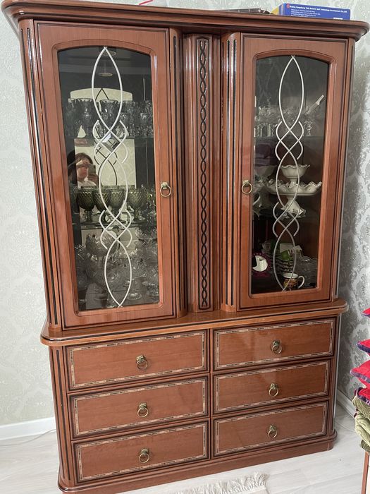 Продам стенку для посуды.