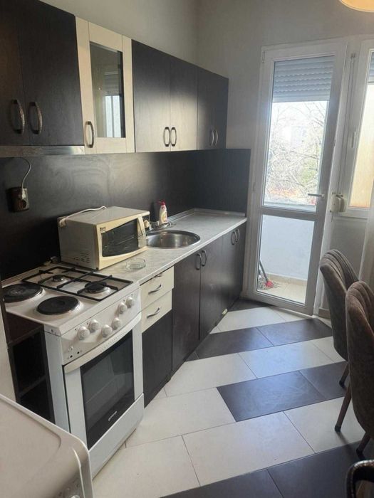 Дава се под наем Тристаен апартамент в Пловдив, Кършияка - 86 кв.м за 399 € - Снимка #1