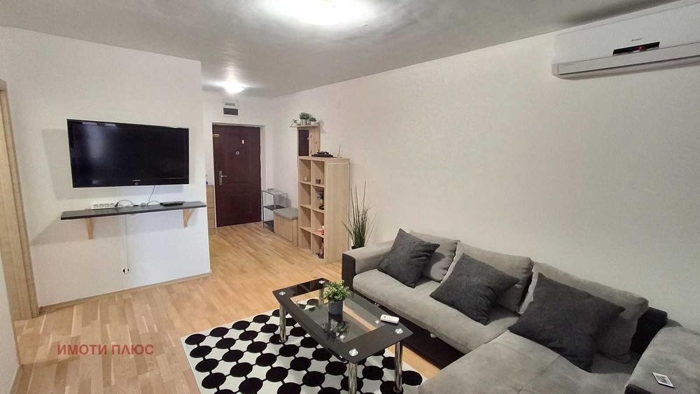 Дава се под наем Тристаен апартамент в София, Зона Б-19 - 85 кв.м за 847.62 € - Снимка #1