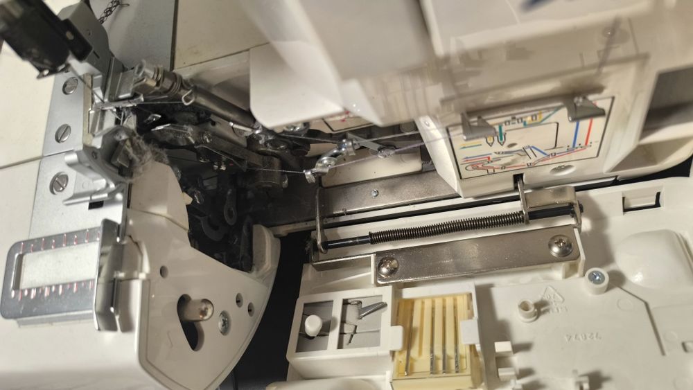 оверлок Yaguar M-4982D Pro