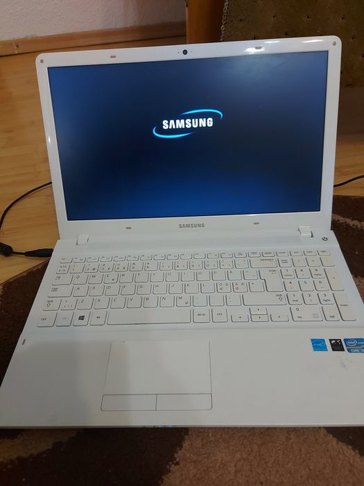 Laptop Samsung NP370R5E i3