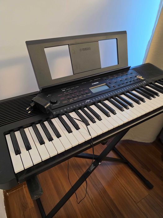 Pianina Yamaha electrica