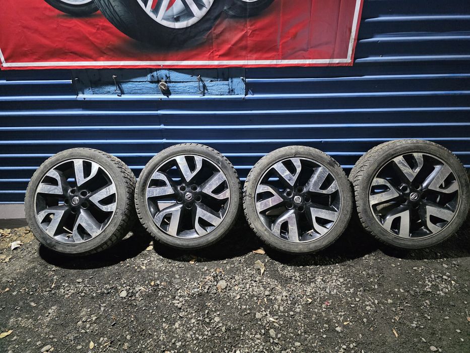 Продам комплект шины с дисками