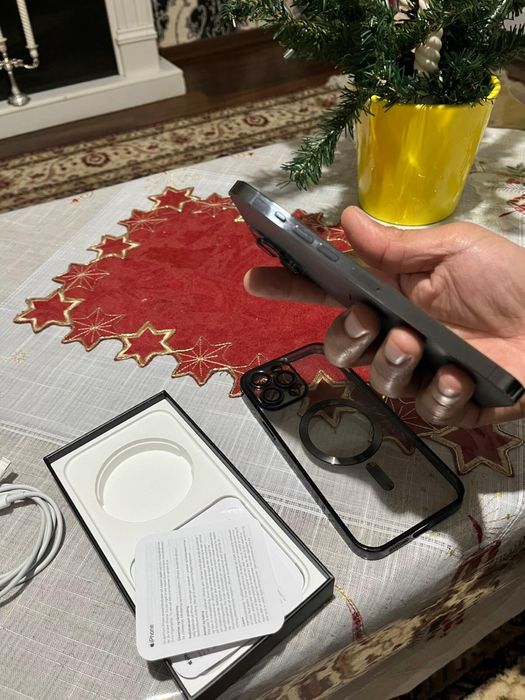 Vand iphone 13 pro max ca nou