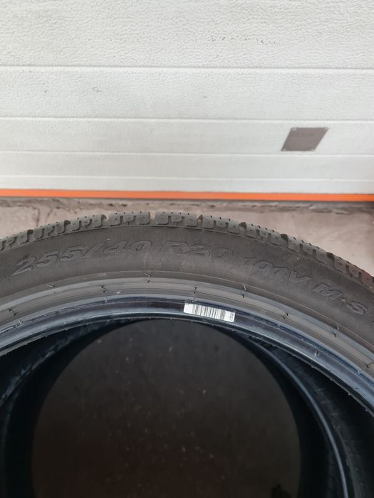 Зимни гуми 2 броя PIRELLI SottoZero 255 40 R20 дот 4117