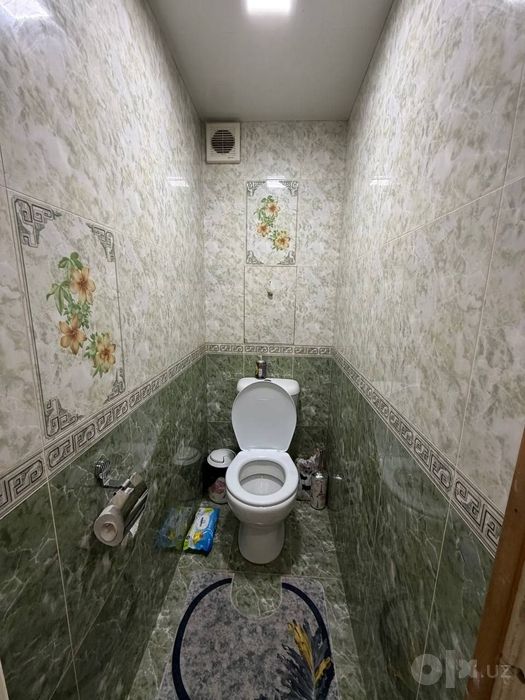 Uy Sotiladi 3 hona 1etaj s kivartil rayhon oldi 1 dom
