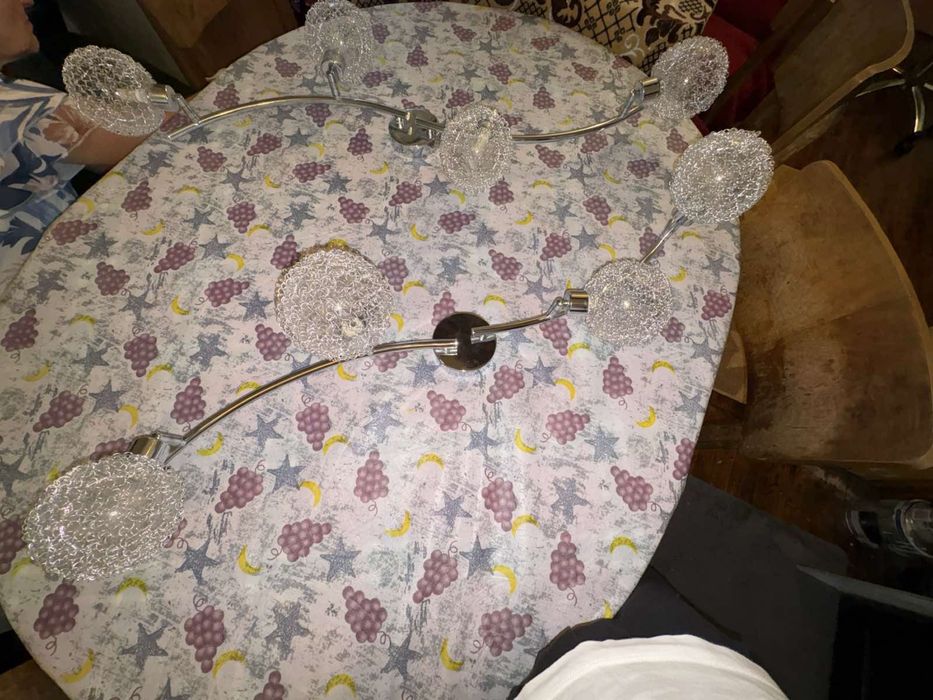 Модерни таванни полилея два броя, с 4 осветителни тела.