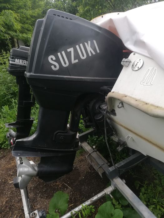 Продавам  двигатели за лодка два бр.