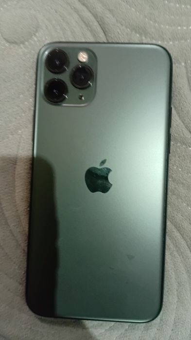 Продам айфон 11 про