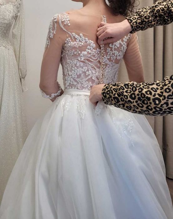 Vand rochie de mireasa