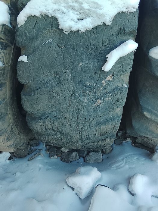 Продам шину на погрузчик 23.5-25