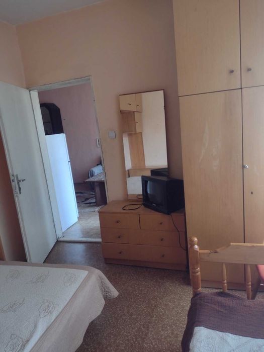 Продавам двустаен панел