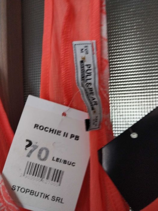vand rochita Pull and bear, mar. M