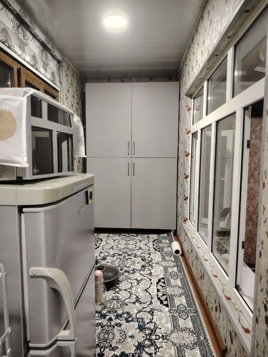 3 xonali 70 kv2 uy sotiladi