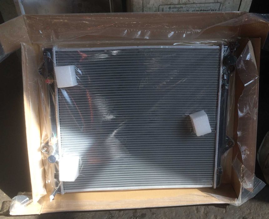 Радиатор охлаждение Toyota Land Cruiser Prado 120/ 4Runner 215 Прадо