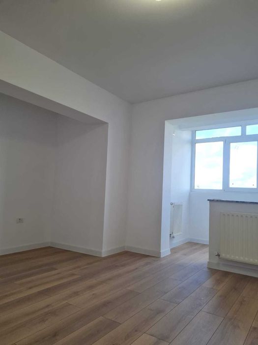 Vând apartament 3 camere decomandat in Tecuci