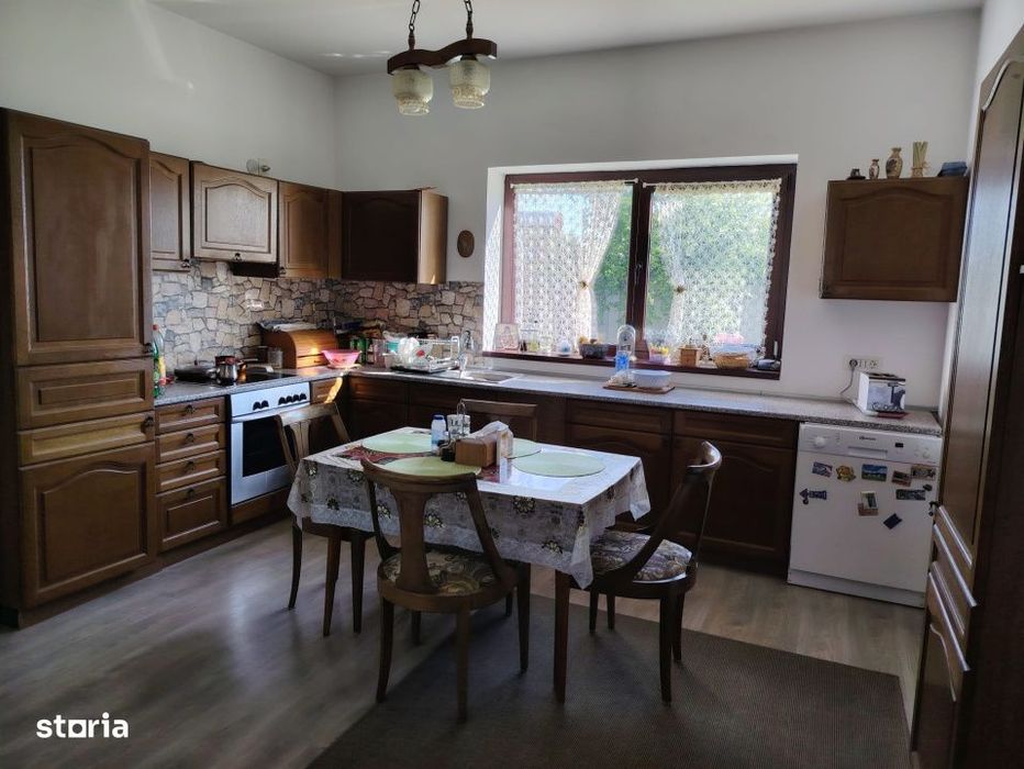 Casa de vanzare la cheie, 280 mp utili – zona Aeroport / Spitalul No