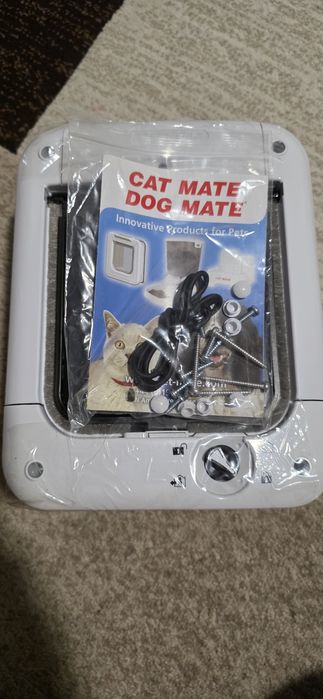 Usita acces pisici sau catei talie mica