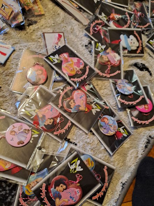 Продавам ръчно направени мартеници