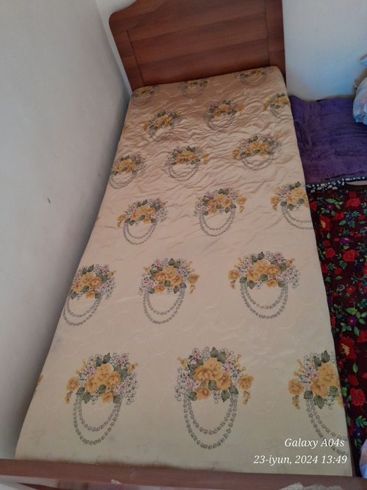 Divan krovat sotiladi