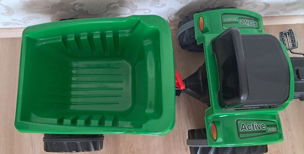 Трактор с ремарке детски