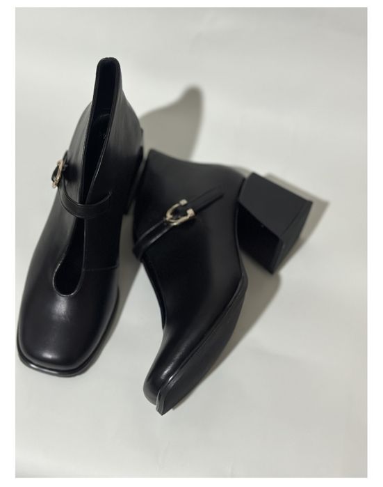 Продам черные ботильоны