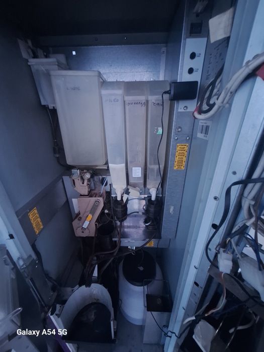 Вендинг машина Зануси Венеция с монетник