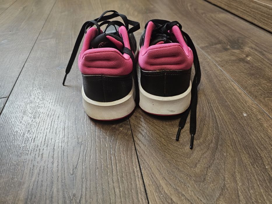 Маратонки ADIDAS