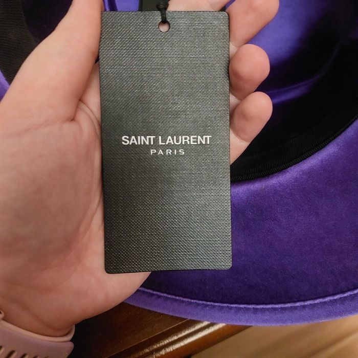 Шляпа новая SAINT L