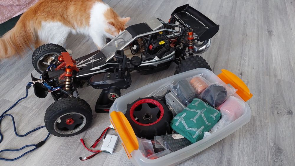 Радиоуправляемая машина на ДВС Baja 5B