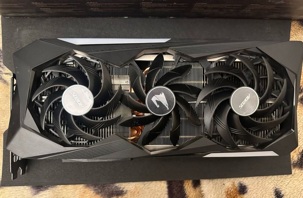 Продам/Обменяю Aourus Rx6900xt 16gb