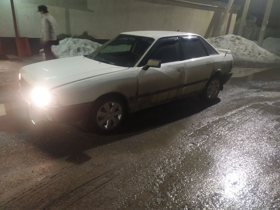 Ауди 80 1992г 1.8обьем