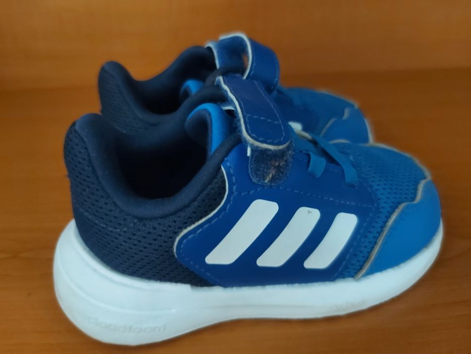 Adidas băieți mărimea 22