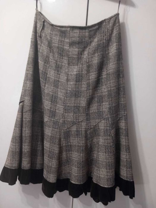 Дамска вълнена пола