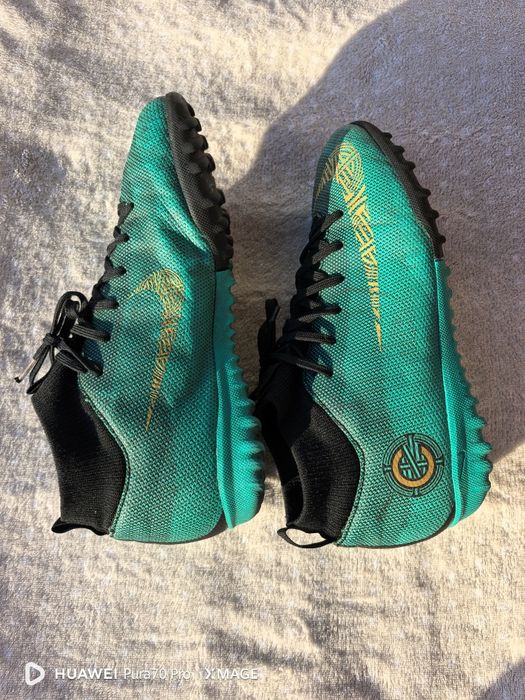 Стоножки Nike номер 35.5 стелка 22.5см