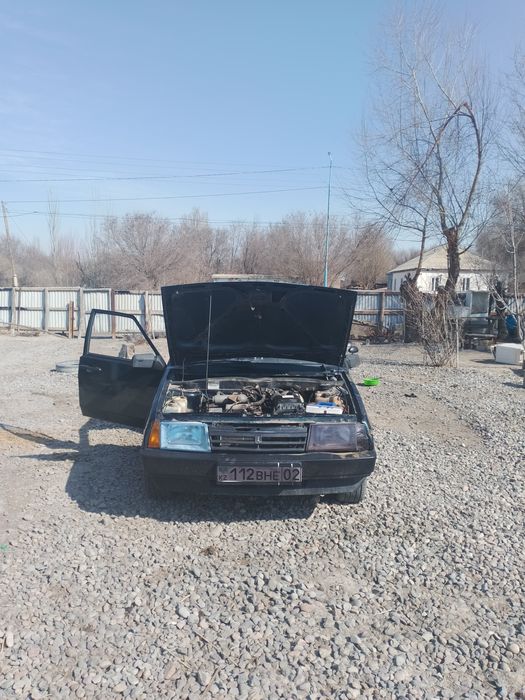 Автомобиль 21099