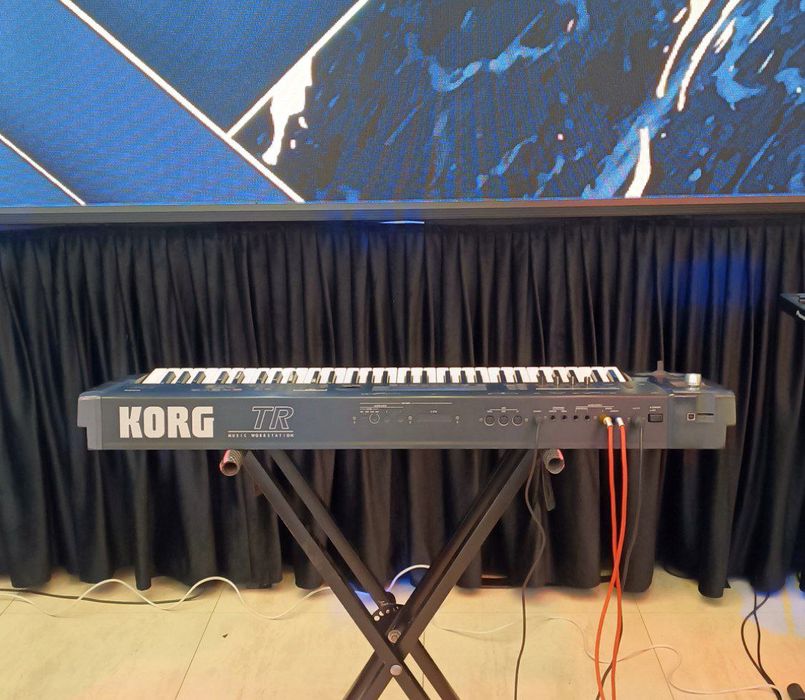 SINTEZATOR KORG TR 61 Профессионалный инструмент