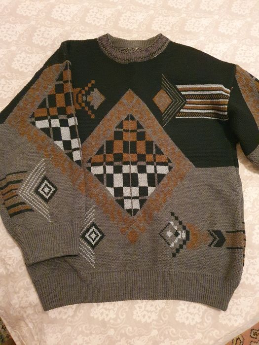 Продается мужской свитер