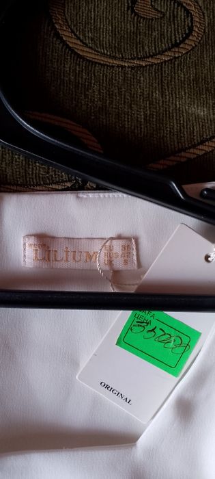 Новое белое платье.