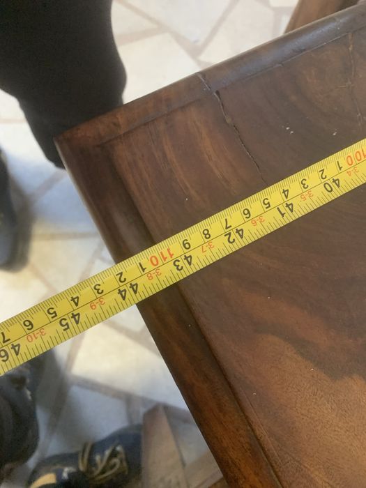 Голяма масивна маса с 8 стола