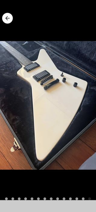 Epiphone Explorer 84 Със Куфар