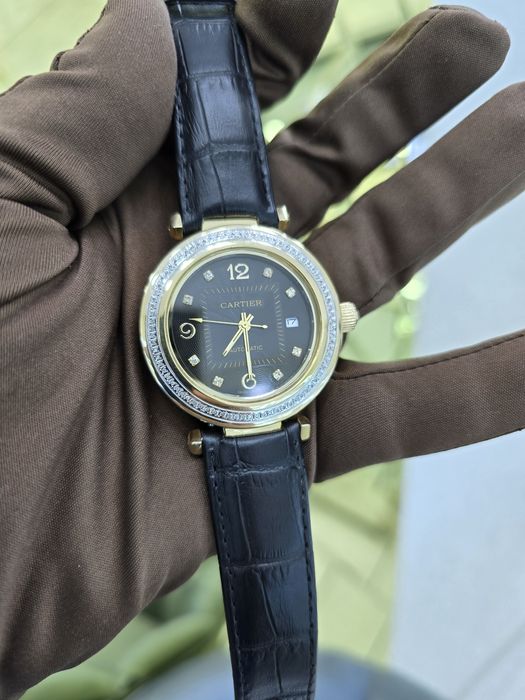 Продам золотые часы Pasha Cartier с бриллиантам