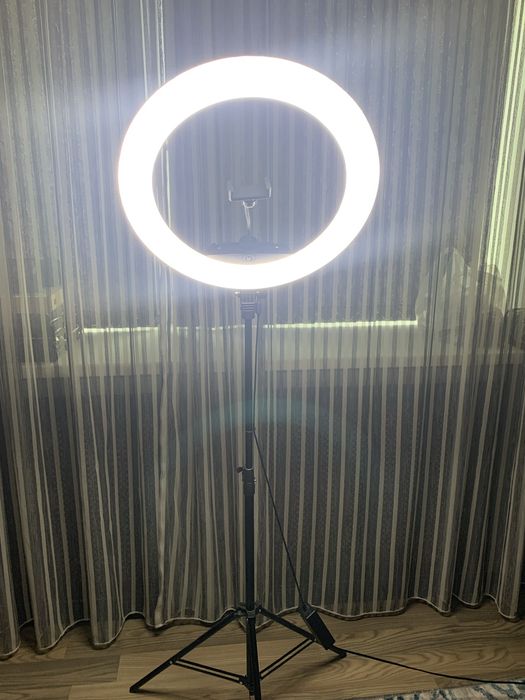 Продам кольцевую лампу