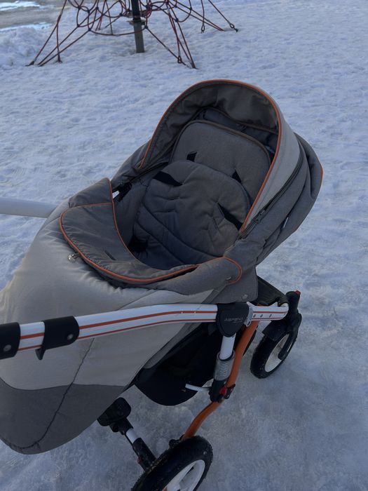 Продам коляску Adamex