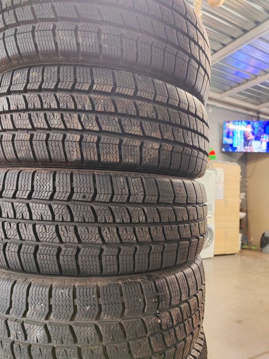 4бр.зимни гуми 215/65/16C Vredestein